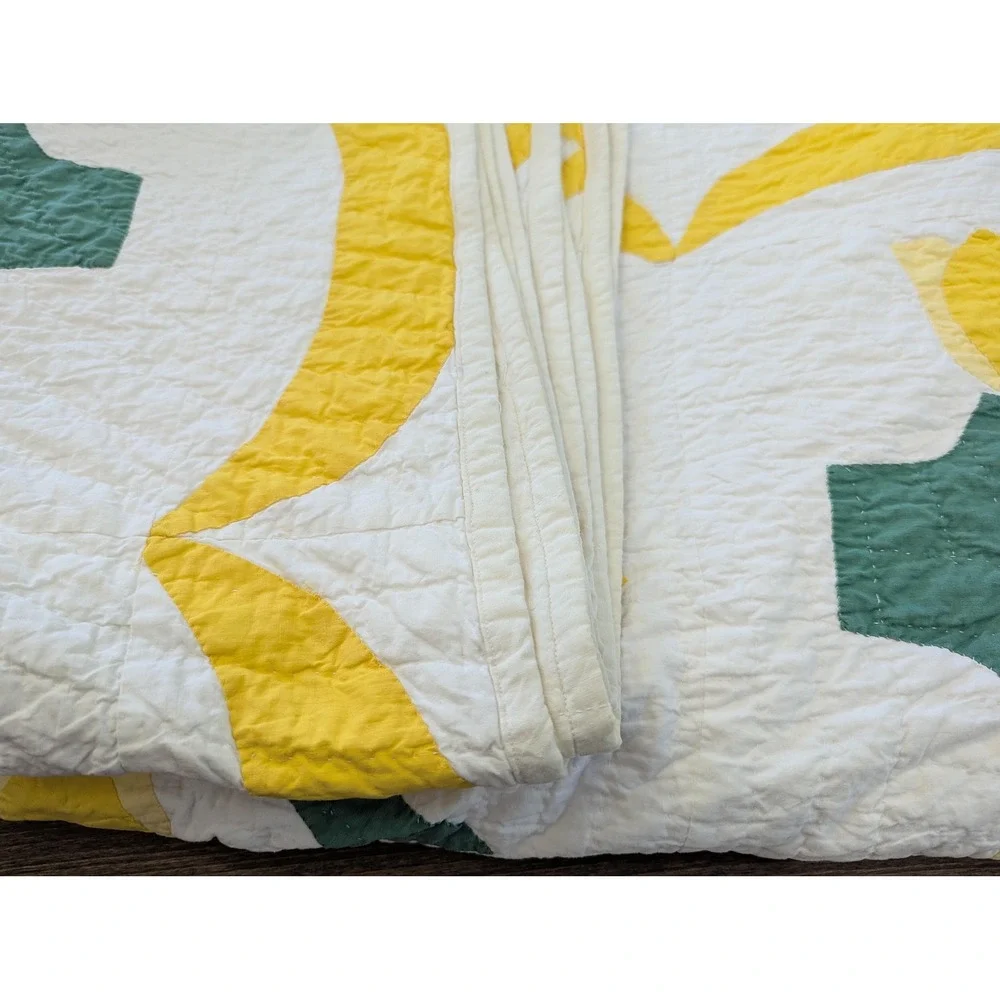 Vintage Hand Quilted Tulip Appliqué Quilt | 70x80